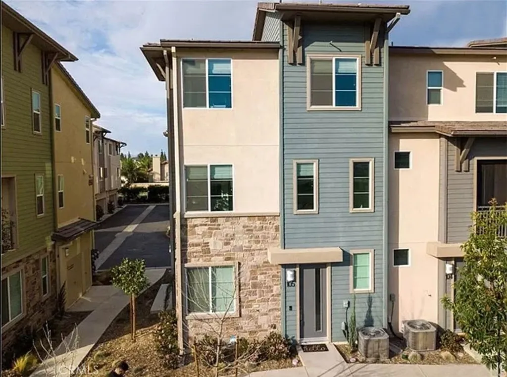 838 Savi Drive Unit 105, Corona, CA 92878 - Main photo, Corona, CA