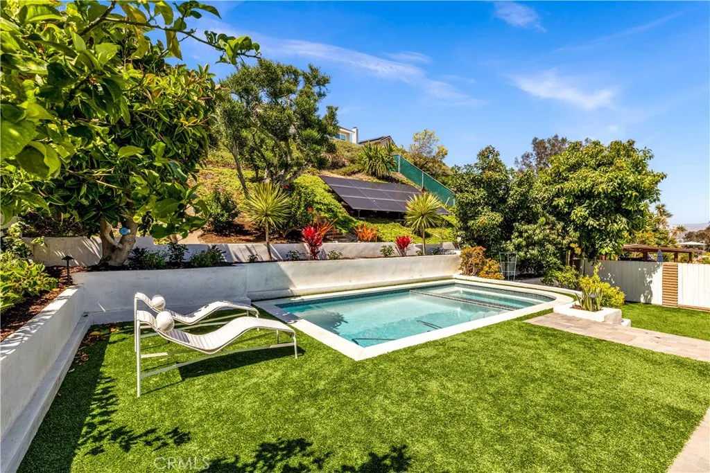 25201 Sea Vista Drive