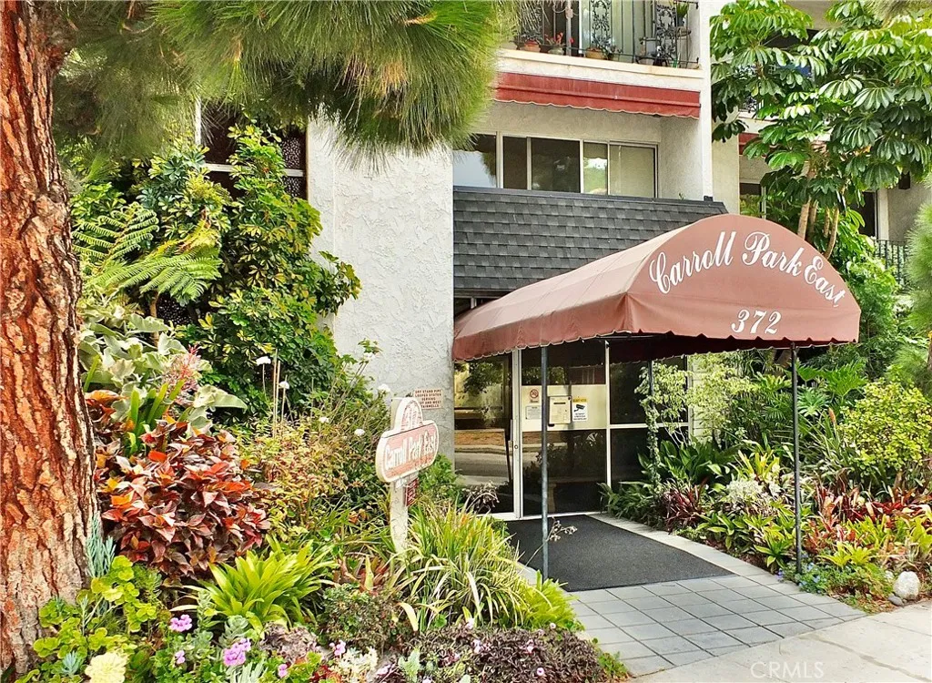 372 Carroll Park E East Unit 406, Long Beach, CA 90814 - Photo 2 of 29, Long Beach, CA