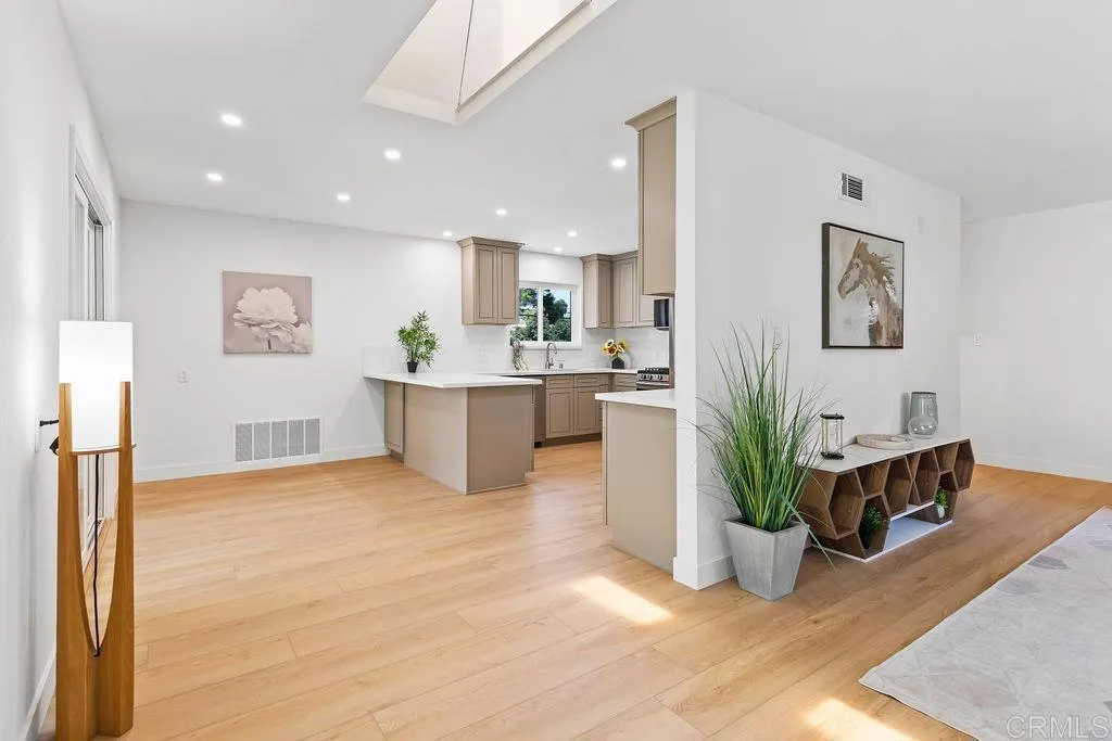 https://cdn.realtyfeed.com/cdn/127/306771591/12fc82aa83c79edcc0f42853d2b4eaa7.webp