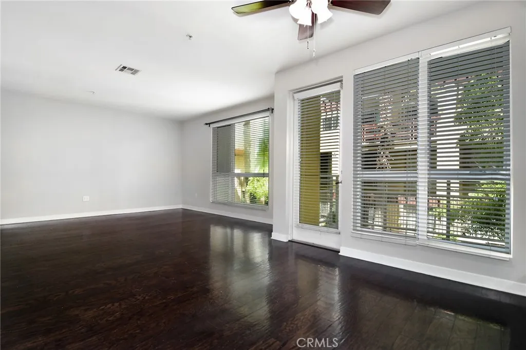 21301 Erwin Street Unit 231, Woodland Hills, CA 91367 - Photo 4 of 28, Woodland Hills, CA