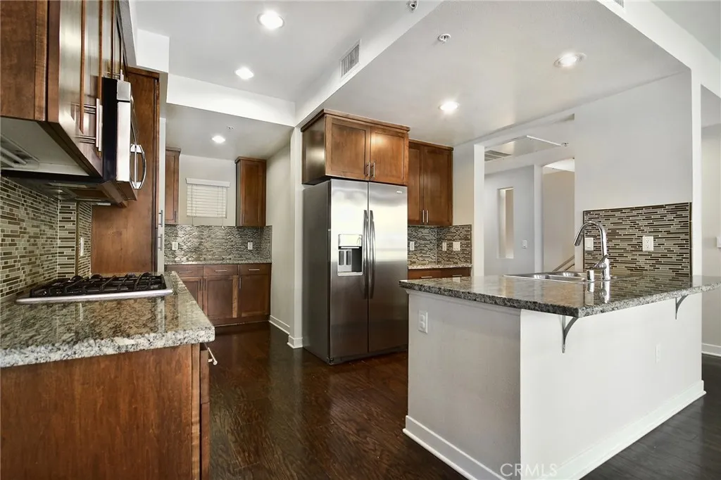 21301 Erwin Street Unit 231, Woodland Hills, CA 91367 - Photo 5 of 28, Woodland Hills, CA