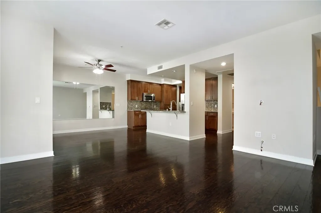 21301 Erwin Street Unit 231, Woodland Hills, CA 91367 - Photo 3 of 28, Woodland Hills, CA