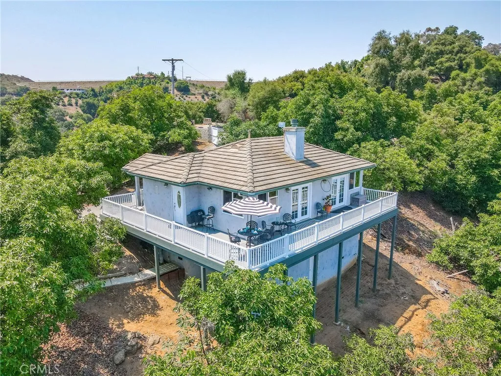 2125 Puerto Del Mundo, Fallbrook, CA 92028 - Main photo, Fallbrook, CA