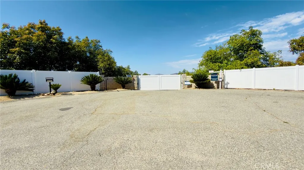 https://cdn.realtyfeed.com/cdn/127/306771621/9d26a9c9d99b6342bee5dd07e87e5a41.webp