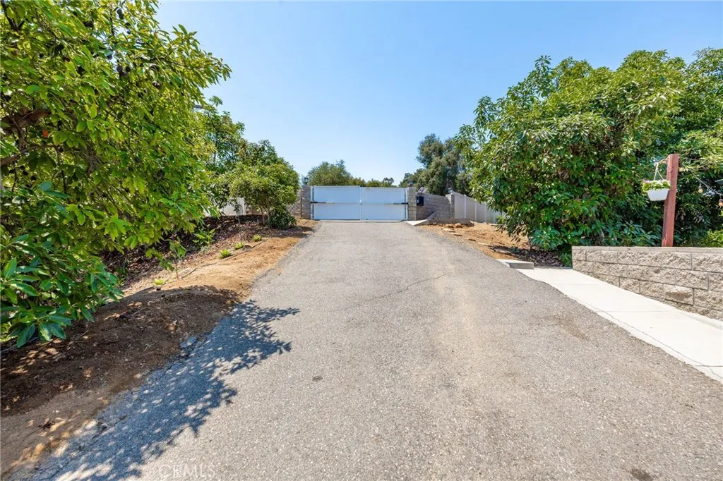 https://cdn.realtyfeed.com/cdn/127/306771621/a8d56d7313ec70ba39502286e69cdca5.webp