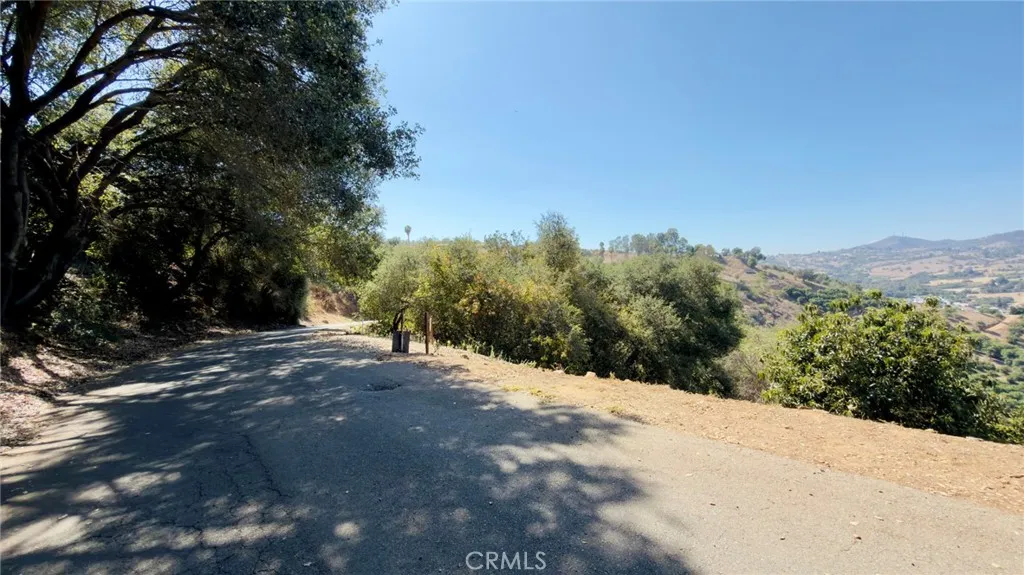 https://cdn.realtyfeed.com/cdn/127/306771621/b2a2ca562063bf7be712bd7d0b1afcc4.webp