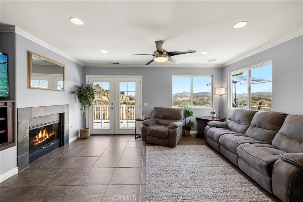 https://cdn.realtyfeed.com/cdn/127/306771621/da65f68ed7db471a91500711189cc698.webp