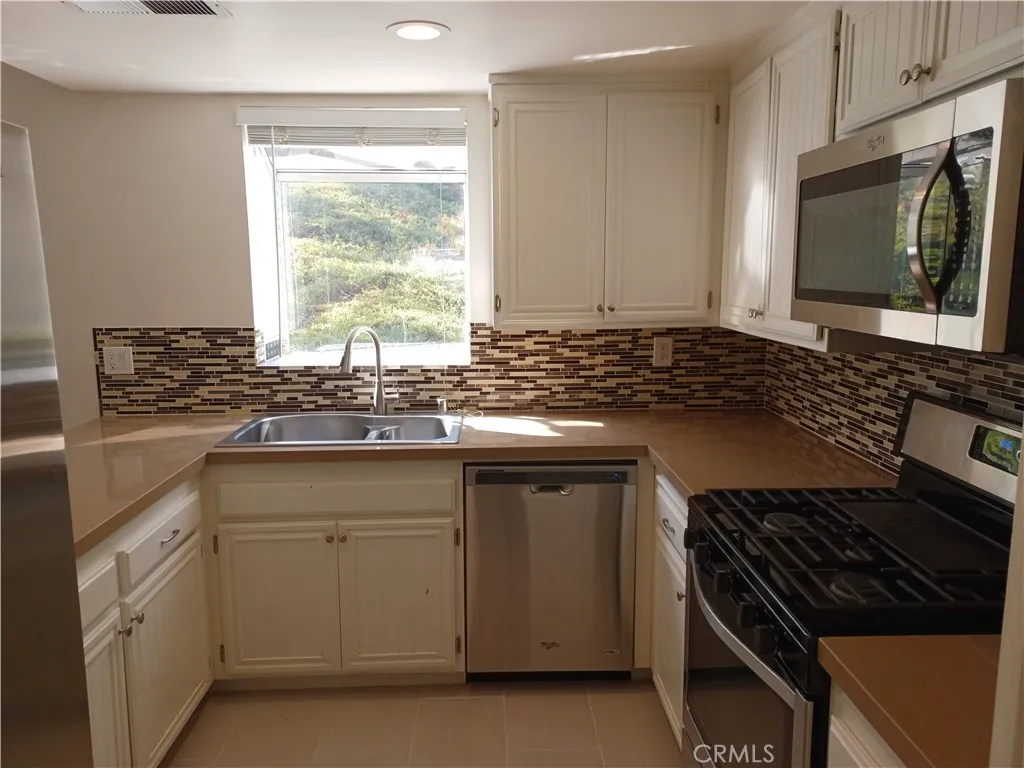 26901 Rainbow Glen Drive, Canyon Country, CA 91351 - Photo 2 of 4, Canyon Country, CA