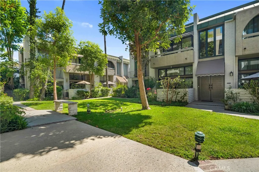 5340 Yarmouth Avenue Unit 108, Los Angeles, CA 91316 - Photo 4 of 48, Los Angeles, CA