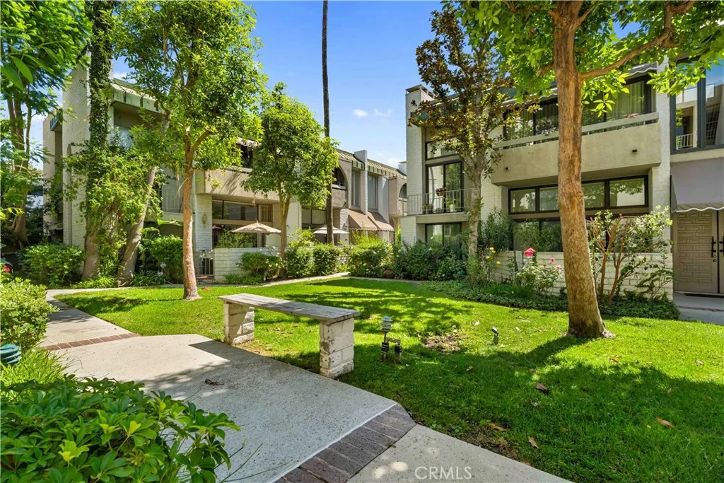 5340 Yarmouth Avenue Unit 108, Los Angeles, CA 91316 - Photo 3 of 48, Los Angeles, CA