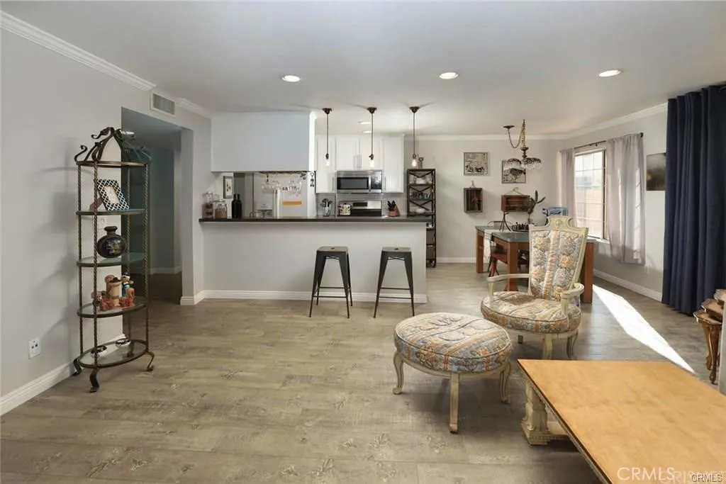 18640 Collins Street Unit 116, Tarzana, CA 91356 - Main photo, Tarzana, CA