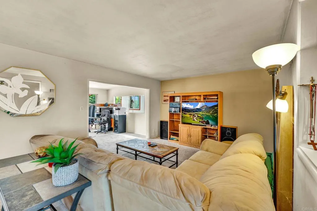 https://cdn.realtyfeed.com/cdn/127/306771711/53aaa2b4d382eb419c06f1d845014bac.webp