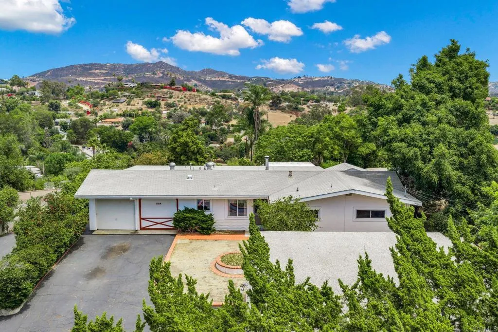 https://cdn.realtyfeed.com/cdn/127/306771711/bb16c0f6c0a7d17837b35a5b7329e3e6.webp
