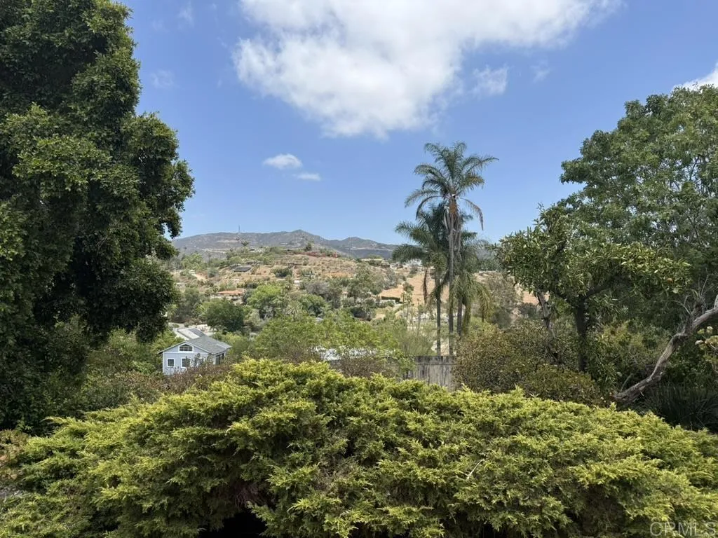 https://cdn.realtyfeed.com/cdn/127/306771711/e6d7160a4d4b3383e0a5d6a61e252373.webp