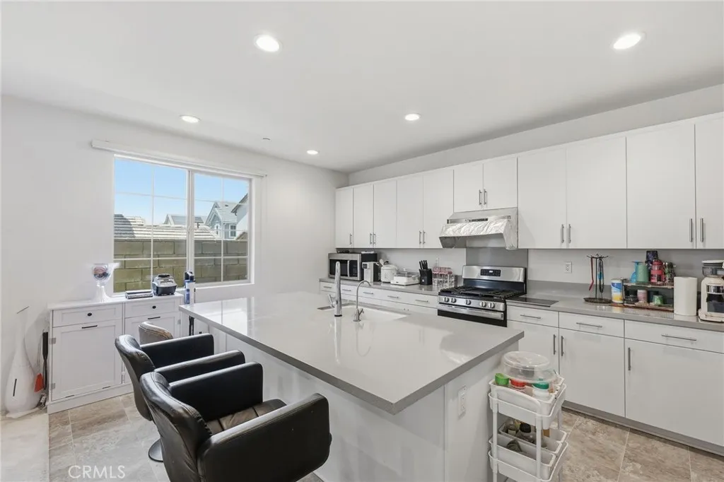 7022 Calla Lily Unit 3, Fontana, CA 92336 - Photo 4 of 26, Fontana, CA