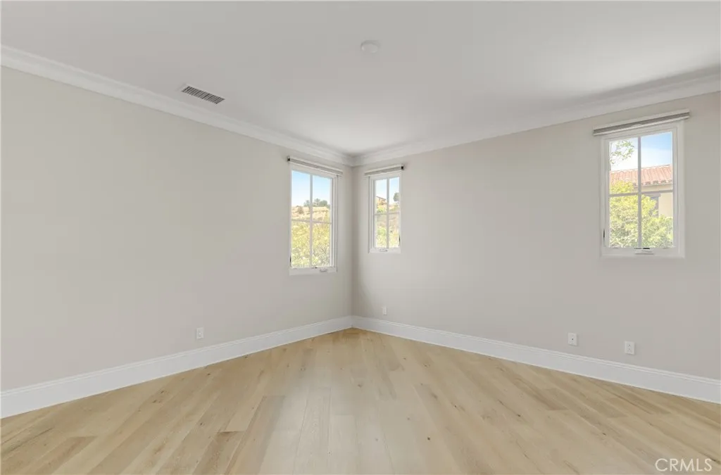 https://cdn.realtyfeed.com/cdn/127/306771736/2bc8beda1a3c73a6c88404386795808e.webp