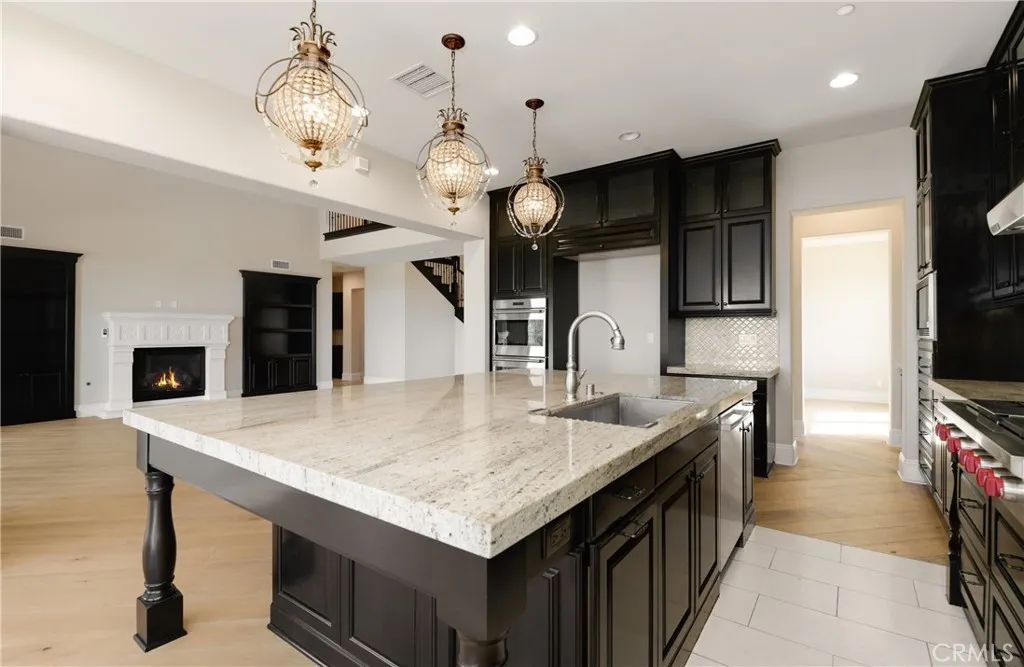 https://cdn.realtyfeed.com/cdn/127/306771736/95bfba8d7d246fadce7c2f486fe8bc00.webp