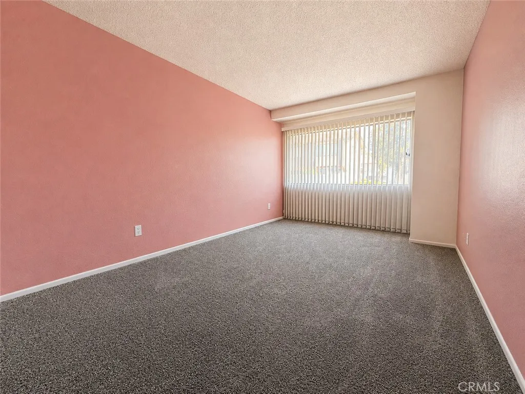 2114 Hawthorne Court, San Bernardino, CA 92404 - Photo 4 of 9, San Bernardino, CA