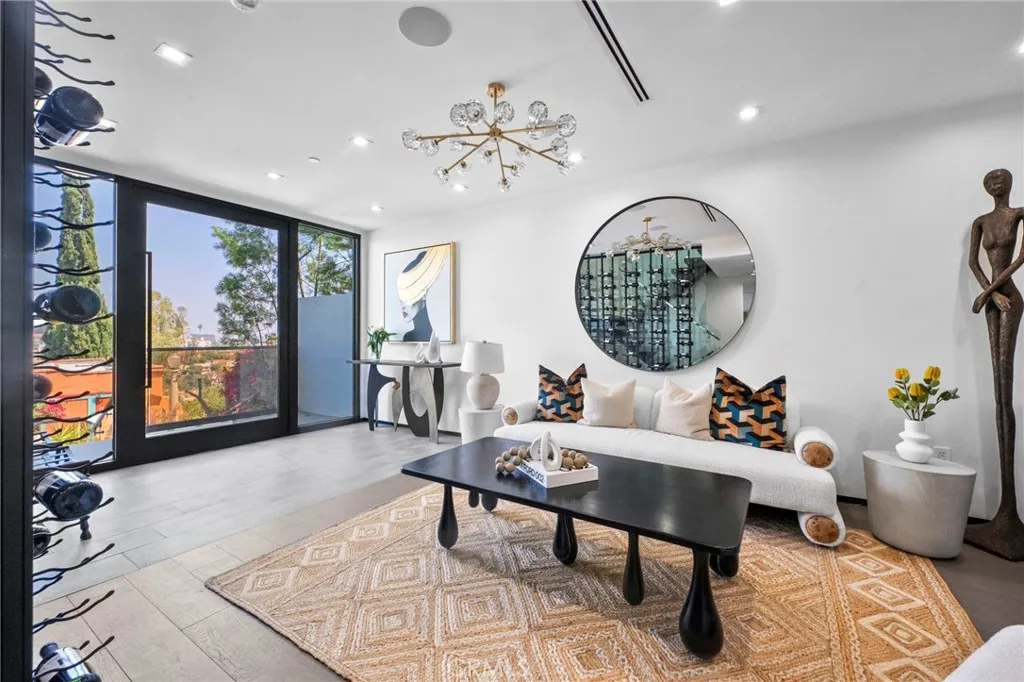 2033 Glencoe, Los Angeles, CA 90068 - Photo 3 of 40, Los Angeles, CA