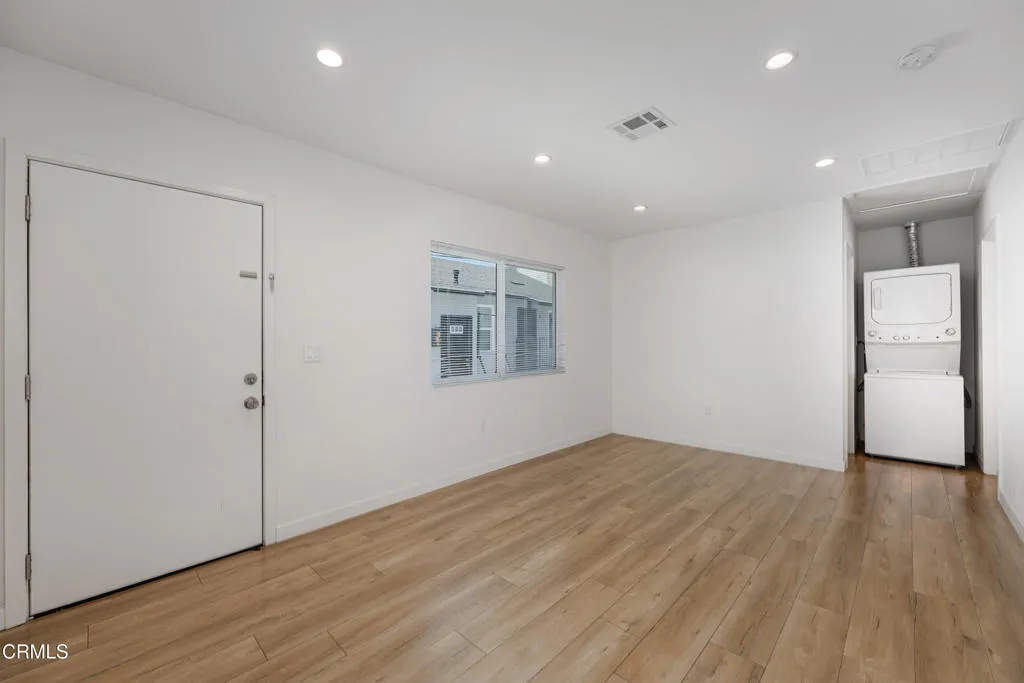 627 E Magnolia Boulevard Unit E, Burbank, CA 91501 - Photo 2 of 13, Burbank, CA