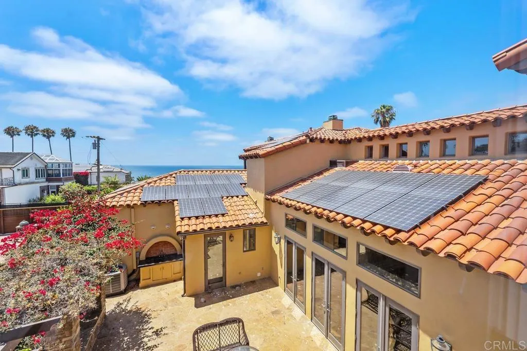 https://cdn.realtyfeed.com/cdn/127/306771824/015c198b48b34d9f01d4a56aa105cd9d.webp