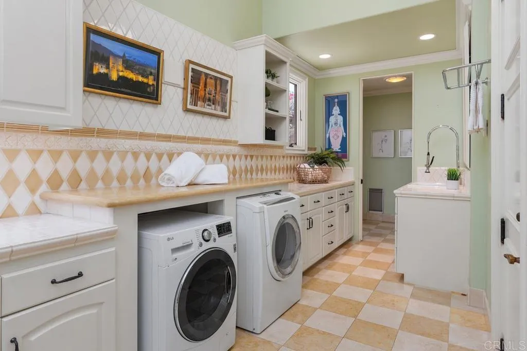 https://cdn.realtyfeed.com/cdn/127/306771824/70d5db99c7ff40aa85947fc2c2df63ed.webp