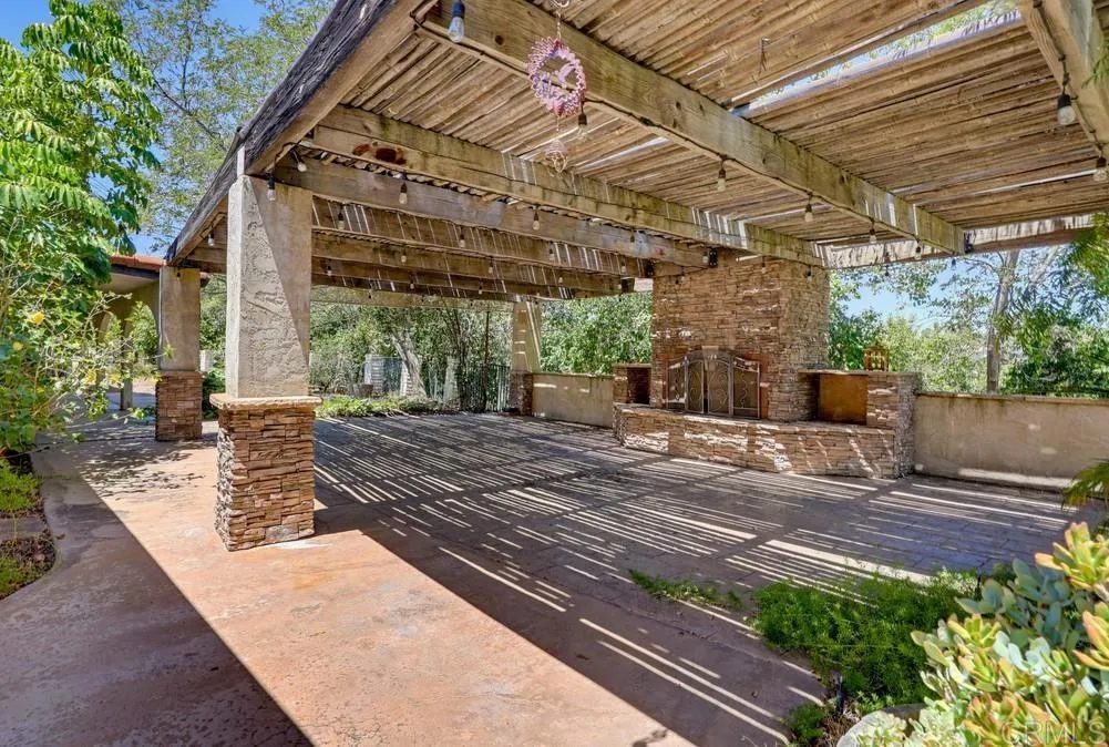 https://cdn.realtyfeed.com/cdn/127/306771843/1ea181e7c055e0e1b51a4029e23eaf31.webp