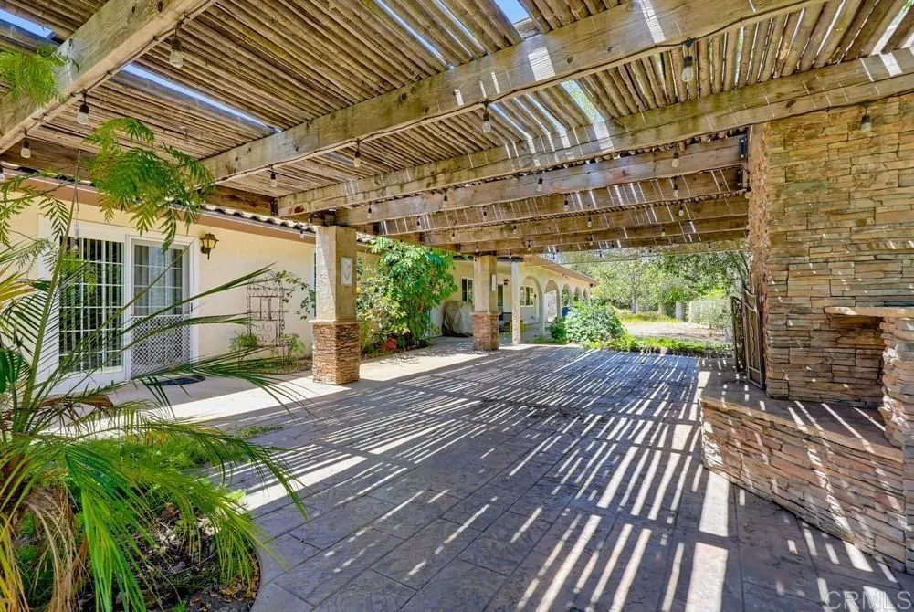 https://cdn.realtyfeed.com/cdn/127/306771843/32ec81559995cece8308ca40ef4e7c30.webp
