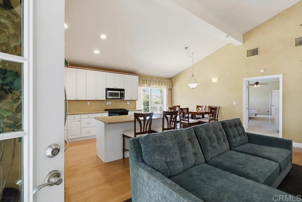https://cdn.realtyfeed.com/cdn/127/306771843/5b0fc2f049e5f147befef712c2b7335b.webp