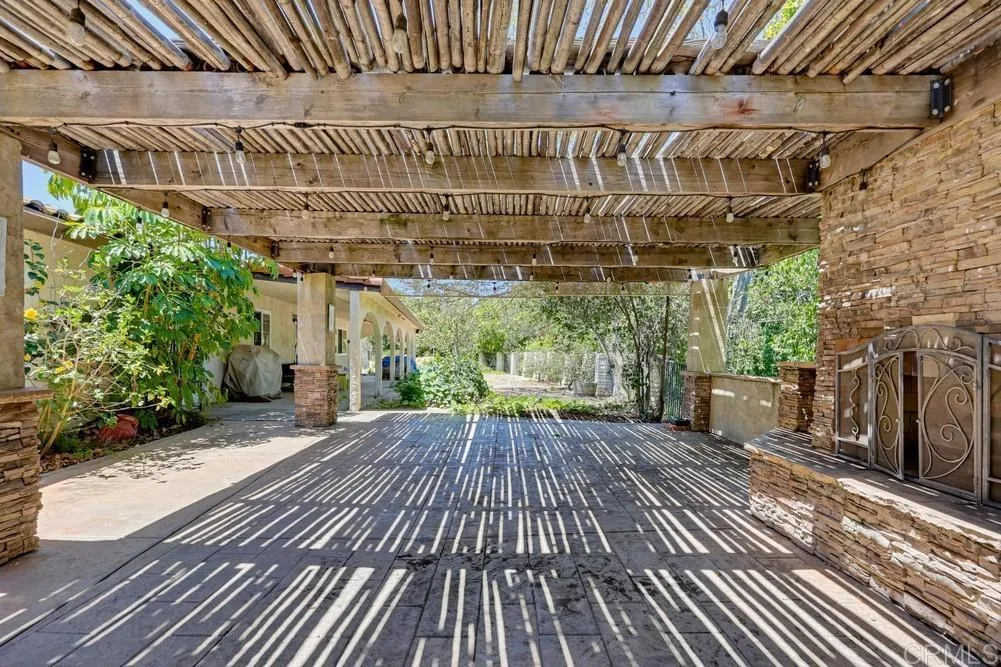 https://cdn.realtyfeed.com/cdn/127/306771843/8a8c80ab070cf549404c8999398d0eb3.webp