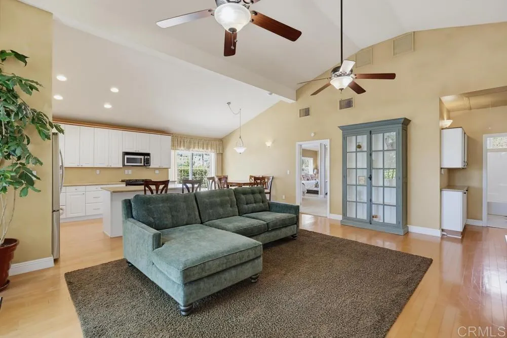 https://cdn.realtyfeed.com/cdn/127/306771843/b6d9eeb2e20e7018853d9c0a5b65c512.webp