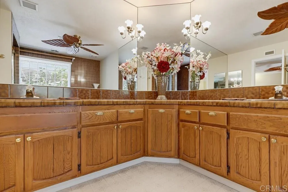https://cdn.realtyfeed.com/cdn/127/306771843/ca6d8e90fd654bd65beb14ff62039c45.webp