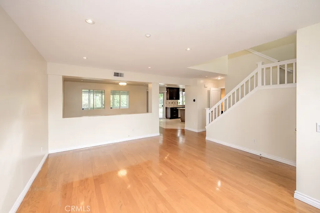12200 Crest Avenue, Sylmar, CA 91342 - Photo 4 of 27, Sylmar, CA