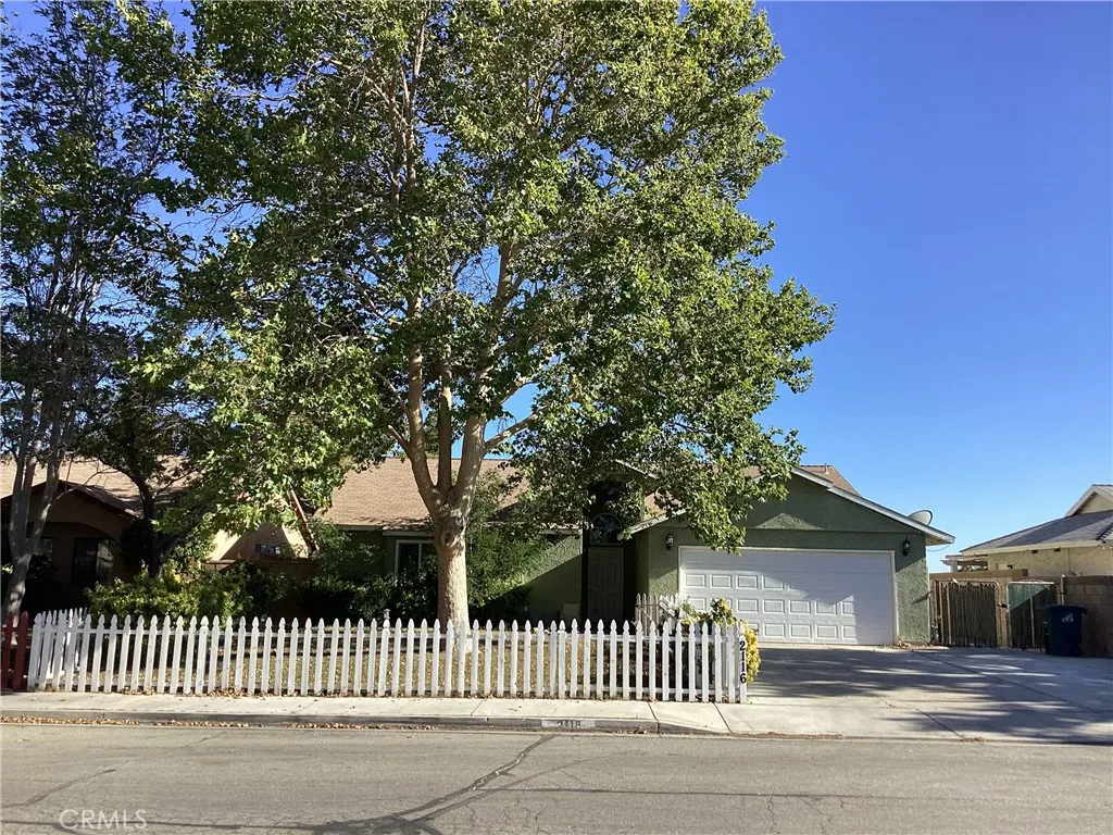 2116 Phlox, Rosamond, CA 93560 - Main photo, Rosamond, CA