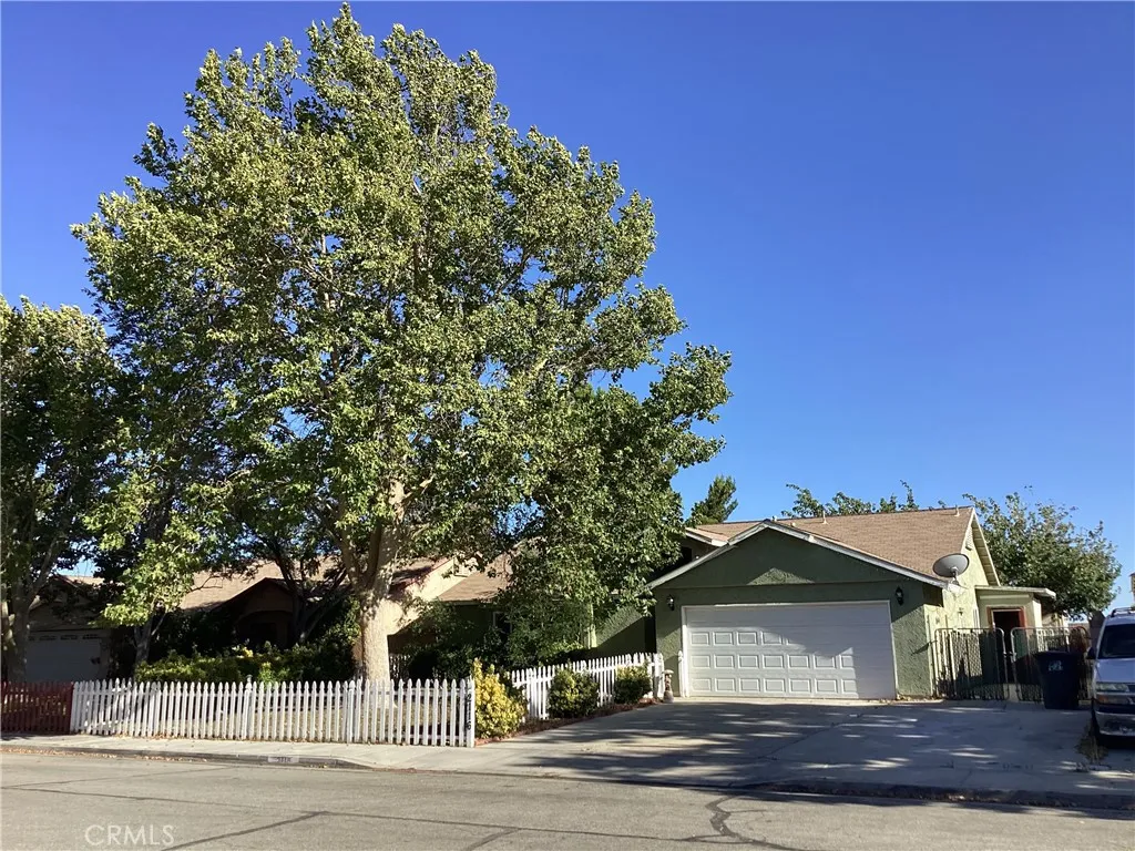 2116 Phlox, Rosamond, CA 93560 - Photo 3 of 29, Rosamond, CA