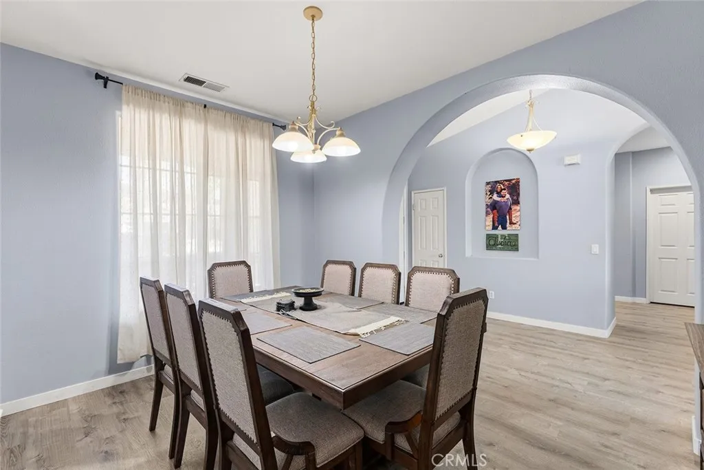 https://cdn.realtyfeed.com/cdn/127/306771883/315789a8f2246920ea4e371705e20613.webp
