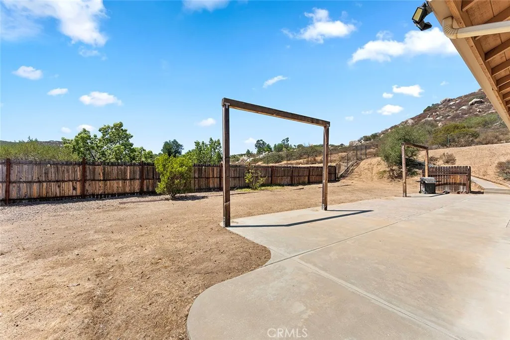 https://cdn.realtyfeed.com/cdn/127/306771883/74da8248877265ce7252ef64a35b2bd5.webp