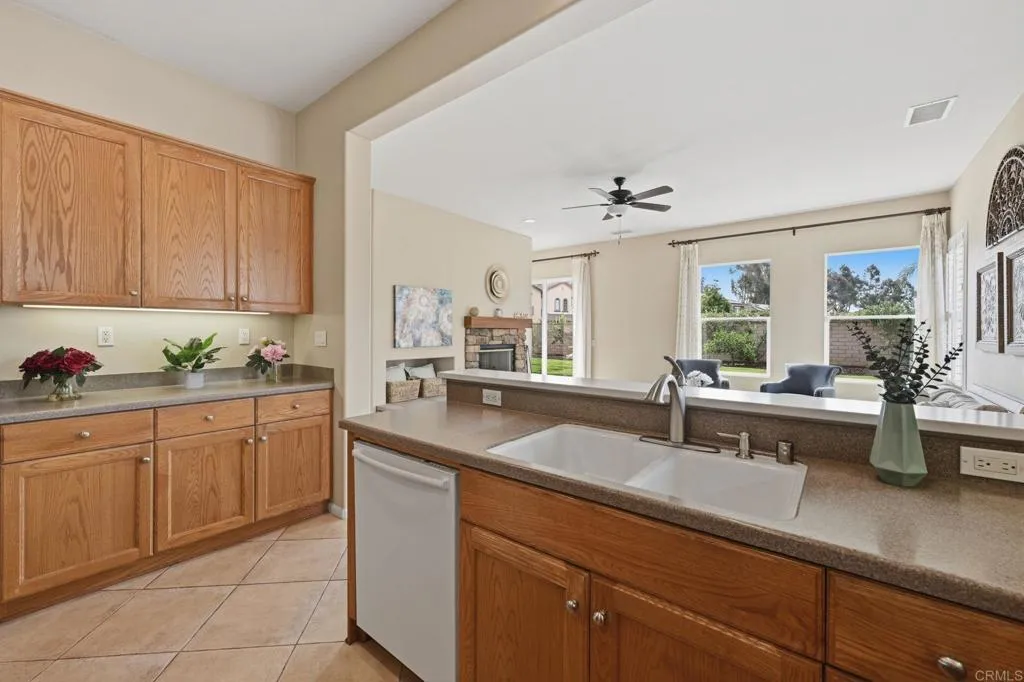 https://cdn.realtyfeed.com/cdn/127/306771886/74697e7d9ef041b6104af9eba7034756.webp
