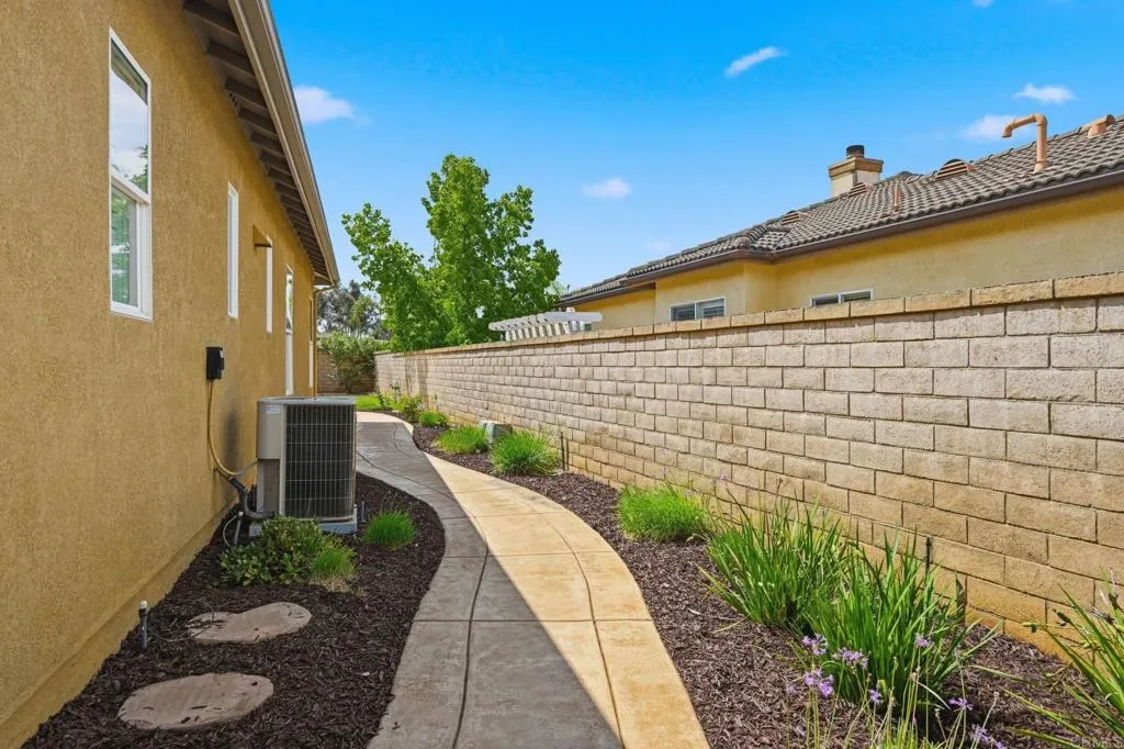 https://cdn.realtyfeed.com/cdn/127/306771886/87e180d2c37f85ad640c22cbf1773840.webp