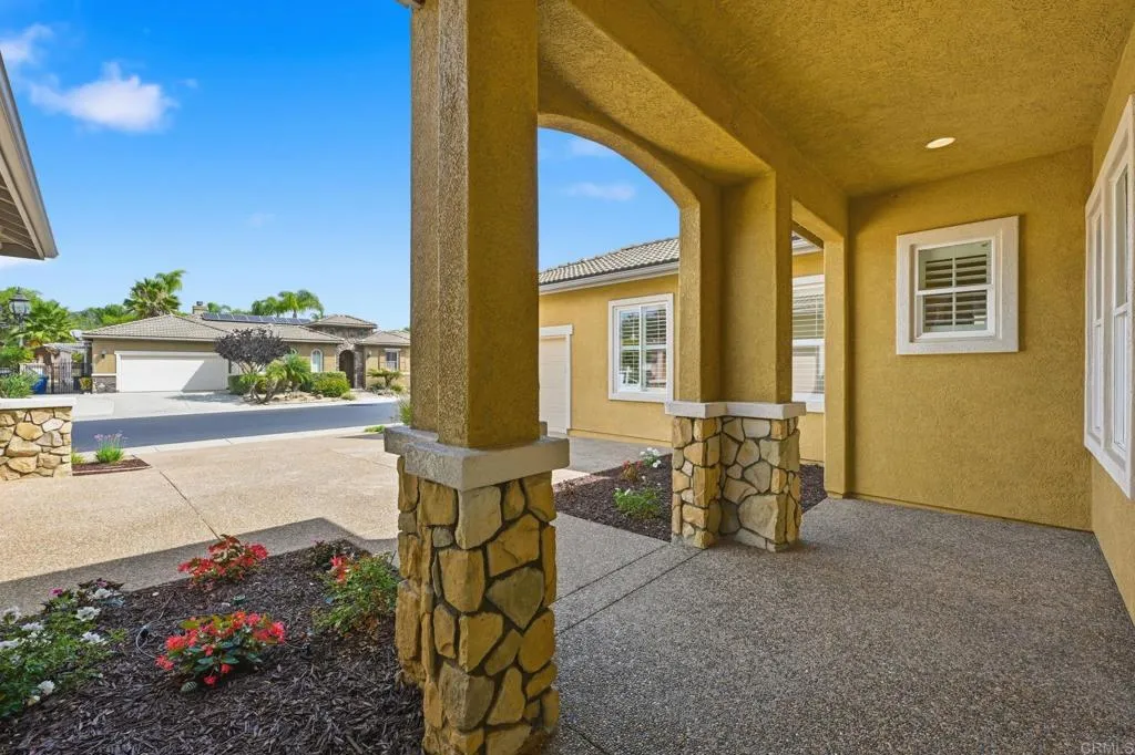 https://cdn.realtyfeed.com/cdn/127/306771886/af9c44960cadaab97a00b9c427aea8c4.webp