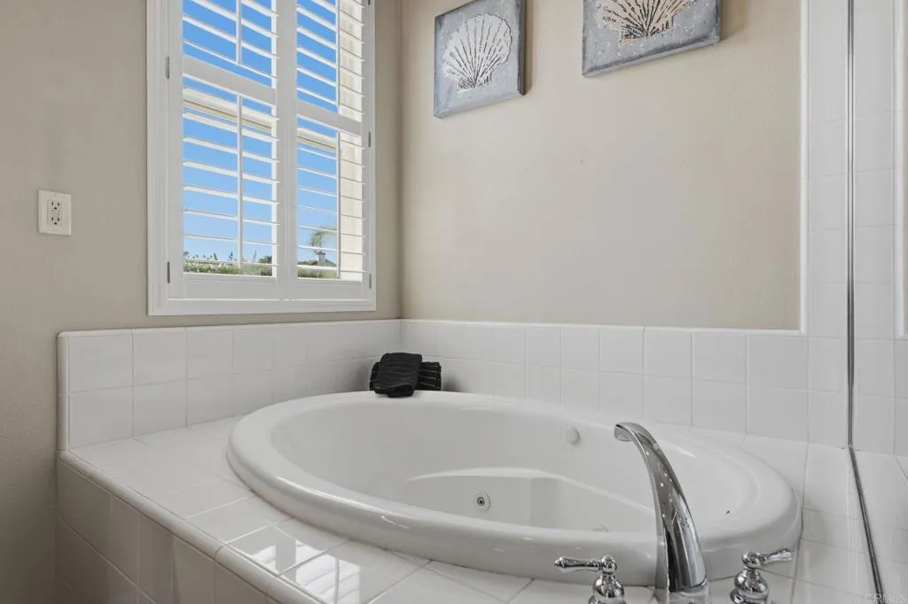 https://cdn.realtyfeed.com/cdn/127/306771886/cb9f4730690e5563f21c8e3ce3ac720e.webp
