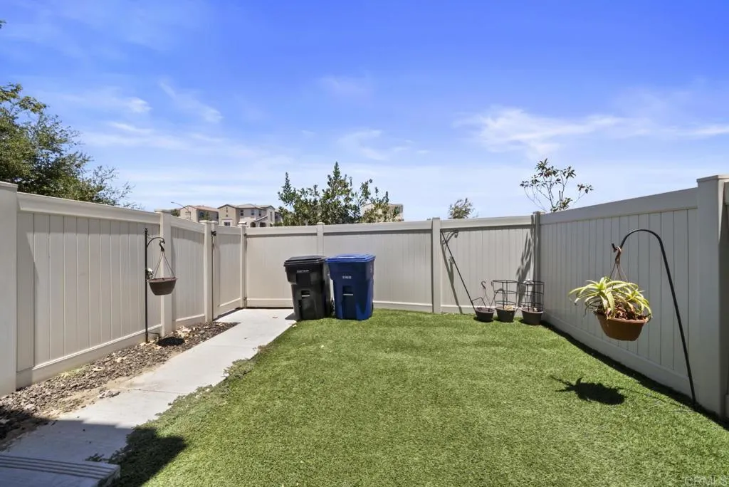 https://cdn.realtyfeed.com/cdn/127/306771890/07a04e558bf943b1cfe1b7c71cc621cd.webp