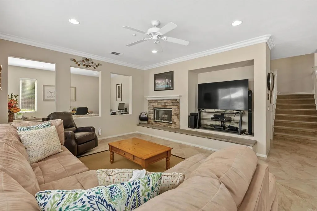 https://cdn.realtyfeed.com/cdn/127/306771973/0fa5a1133223725d916a408f6cb97204.webp