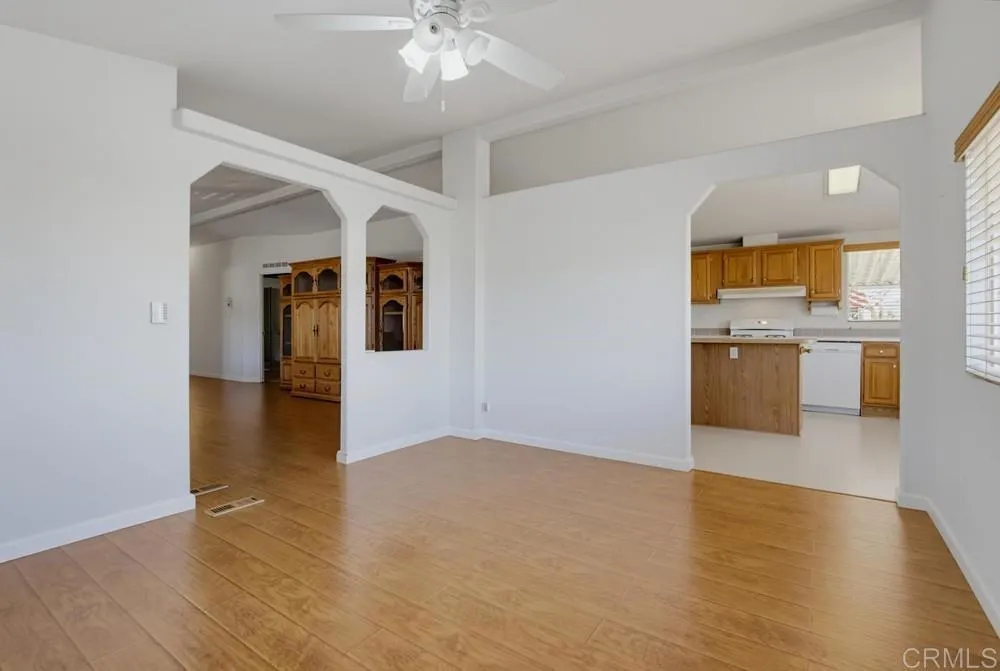 https://cdn.realtyfeed.com/cdn/127/306771975/4145590d1144c70136cde79285dc923f.webp