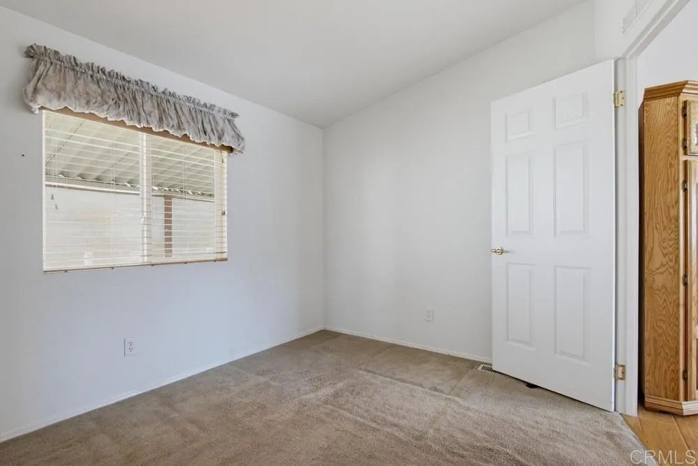 https://cdn.realtyfeed.com/cdn/127/306771975/50fccce22bd83824936d6c4d8ad9d4d3.webp
