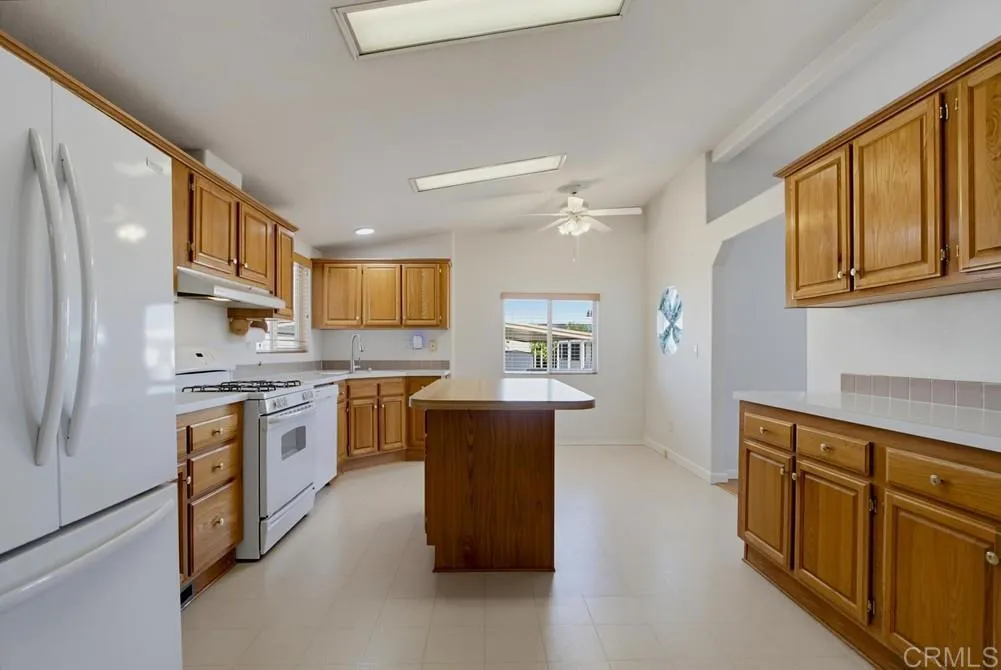 https://cdn.realtyfeed.com/cdn/127/306771975/706042d14448baf4ca93989de91f77b5.webp