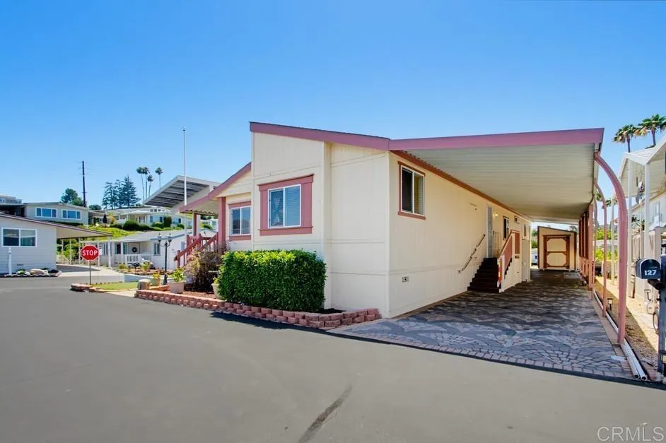 https://cdn.realtyfeed.com/cdn/127/306771975/84bb5cf981cb480a791ff456cadb53f7.webp