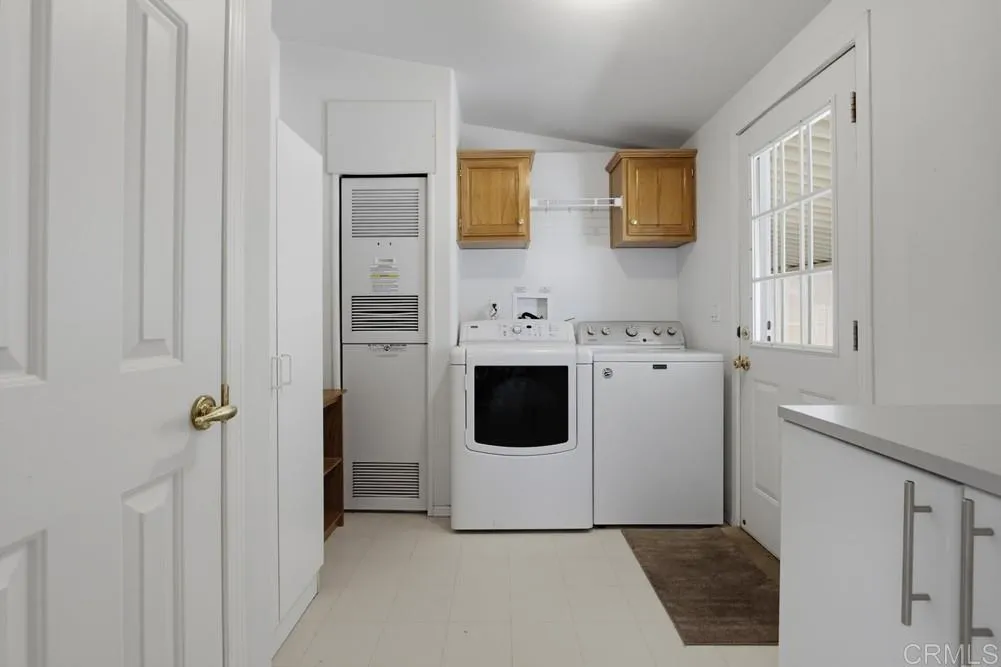 https://cdn.realtyfeed.com/cdn/127/306771975/8b0e6383be9c0f29f4c5599f96ee4f40.webp