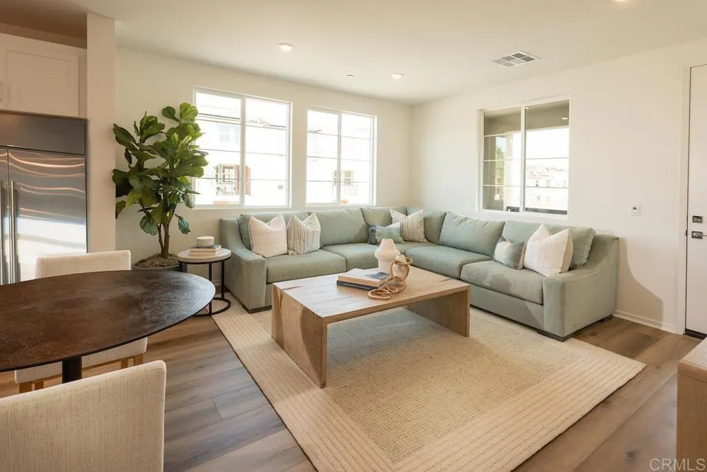 511 Avenida Centro Unit 101, Chula Vista, CA 91910 - Photo 3 of 11, Chula Vista, CA
